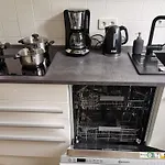Gemütliche Im östlichen Ringgebiet - Ideal Für Familien Und Touristen, Schnelles Wlan, 24h Check-in Apartment