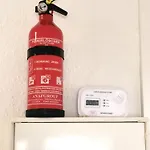 Gemütliche Im östlichen Ringgebiet - Ideal Für Familien Und Touristen, Schnelles Wlan, 24h Check-in Apartment