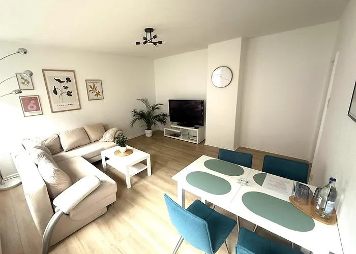 Helle, Gemuetliche Wohnung Nahe Universitaet, Schnelles Wlan & 24H Check-In Daire